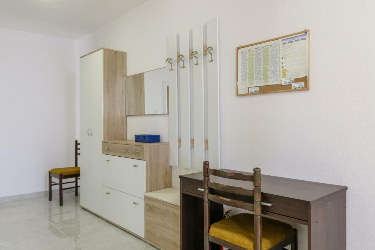 Renic Apartmani Kastela Bagian luar foto