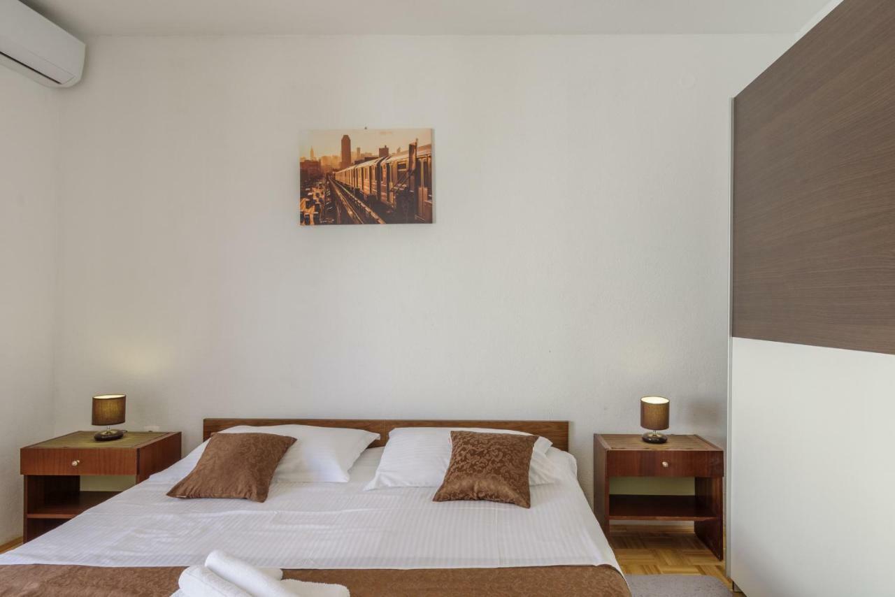 Renic Apartmani Kastela Bagian luar foto