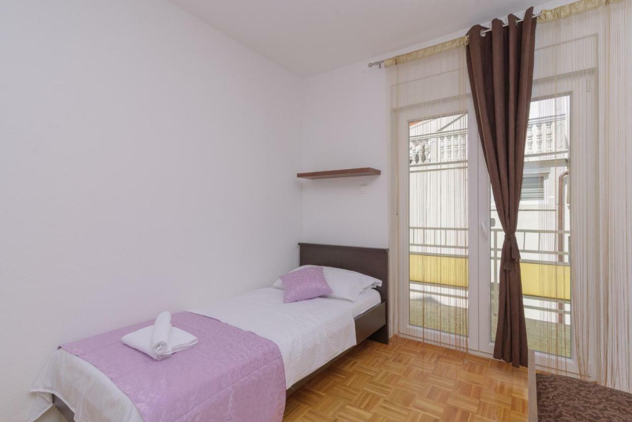 Renic Apartmani Kastela Bagian luar foto