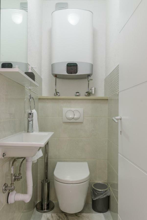 Renic Apartmani Kastela Bagian luar foto