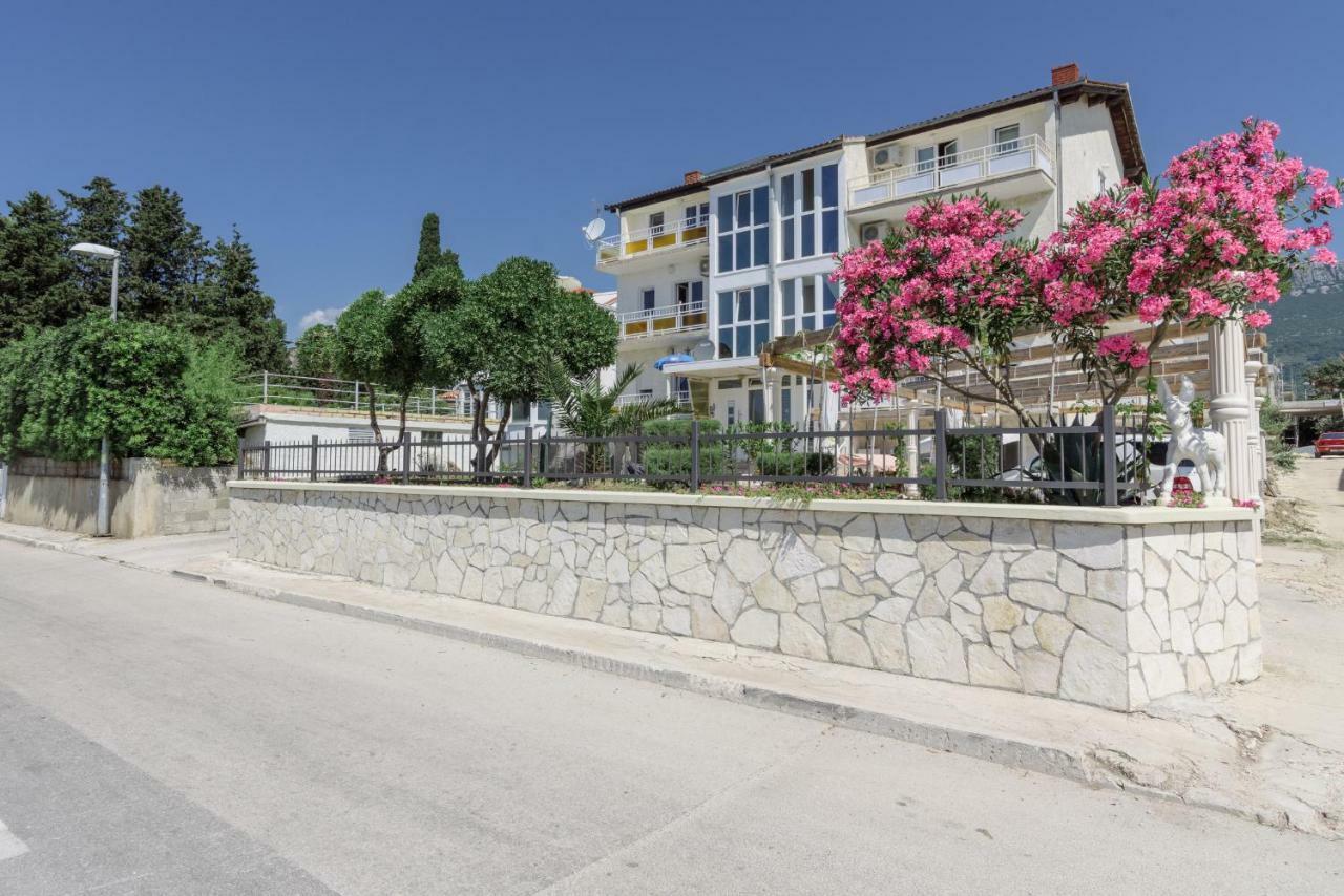 Renic Apartmani Kastela Bagian luar foto